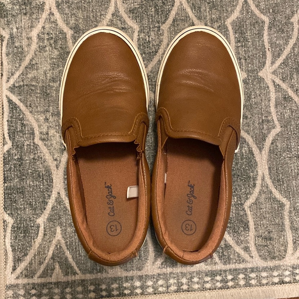 Kids Cat and Jack shoes size 13